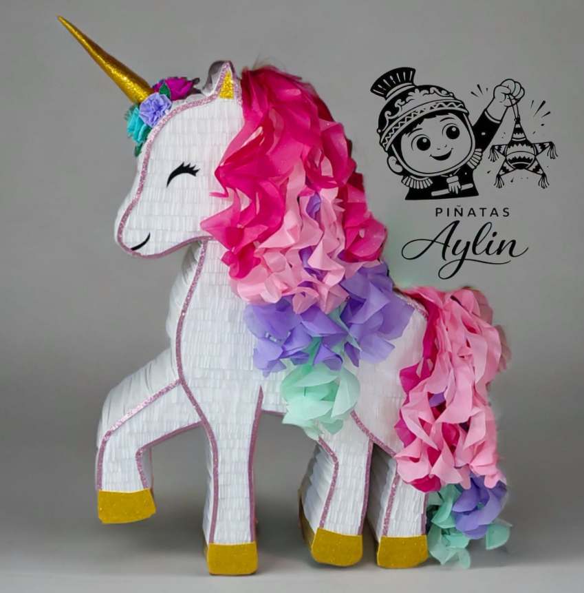 Custom white unicorn piñata by Piñatas Aylin
